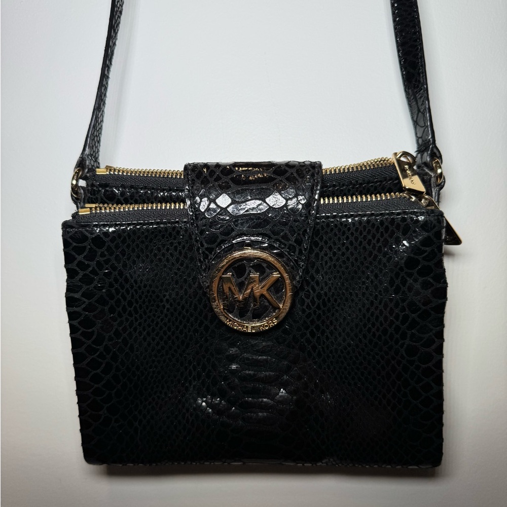Michael Kors Black Textured Crossbody Bag with Gold Emblem